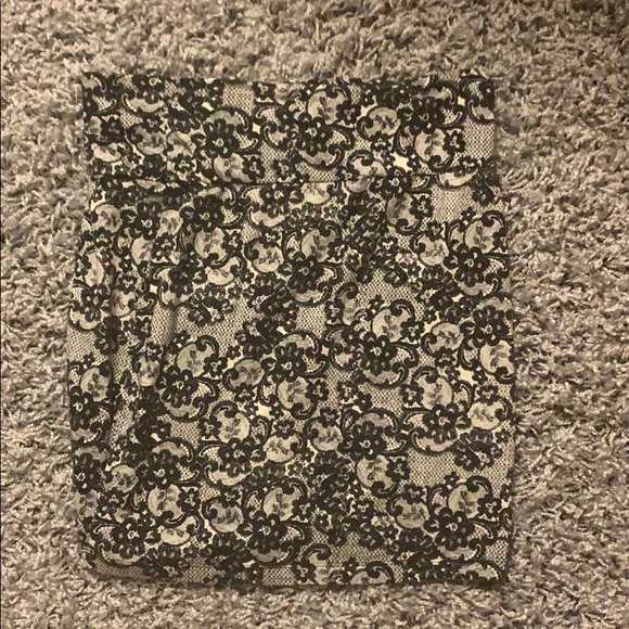 Charlotte Russe Lace Print Bodycon Mini Skirt - Picture 3 of 4